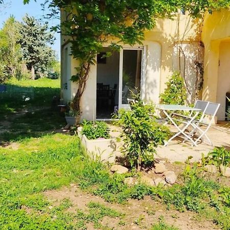 Offrez-Vous Un Sejour Dans Notre Gite A Entressen Une Grande Piscine Pour Se Rafraichir ,Un Espace De Jeux Pour Enfants Pour Des Heures De Divertissement Un Terrain De Petanque Pour Des Parties Endiablees Exterior foto